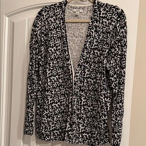 Croft & Barrow Black and White Leaf Pattern Cardigan